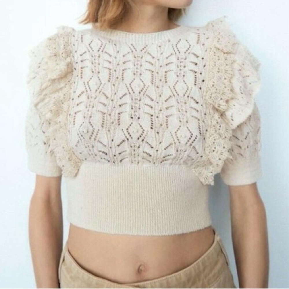 ZARA ruffles shoulder‎ Cropped Top crochet knit sweater size small - cream
